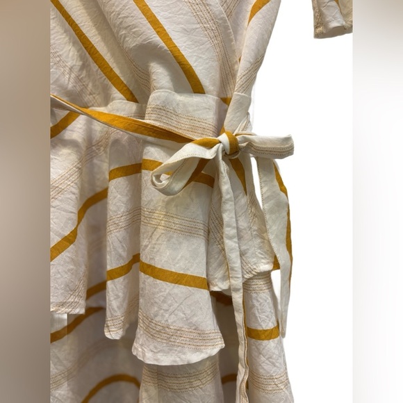 ALLISON New York Cotton blend ruffle short sleeve striped romper, small✨ - Picture 10 of 10